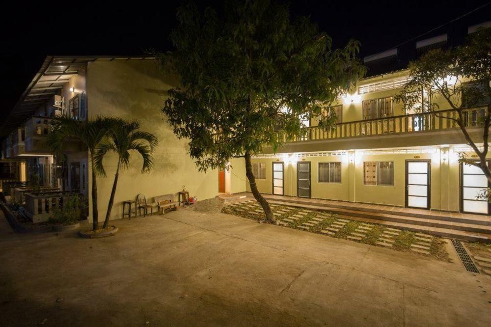 Sakal Guesthouse Restaurant & Bar Sihanoukville Esterno foto