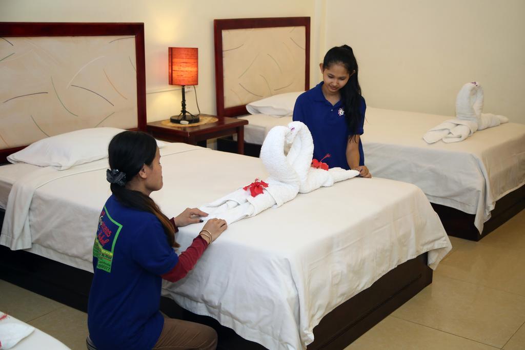 Sakal Guesthouse Restaurant & Bar Sihanoukville Esterno foto