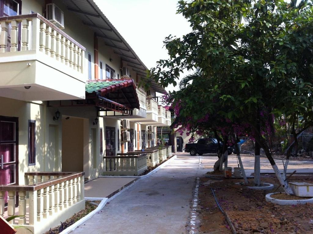 Sakal Guesthouse Restaurant & Bar Sihanoukville Esterno foto