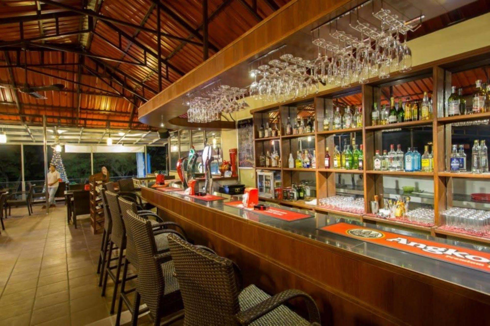 Sakal Guesthouse Restaurant & Bar Sihanoukville Esterno foto
